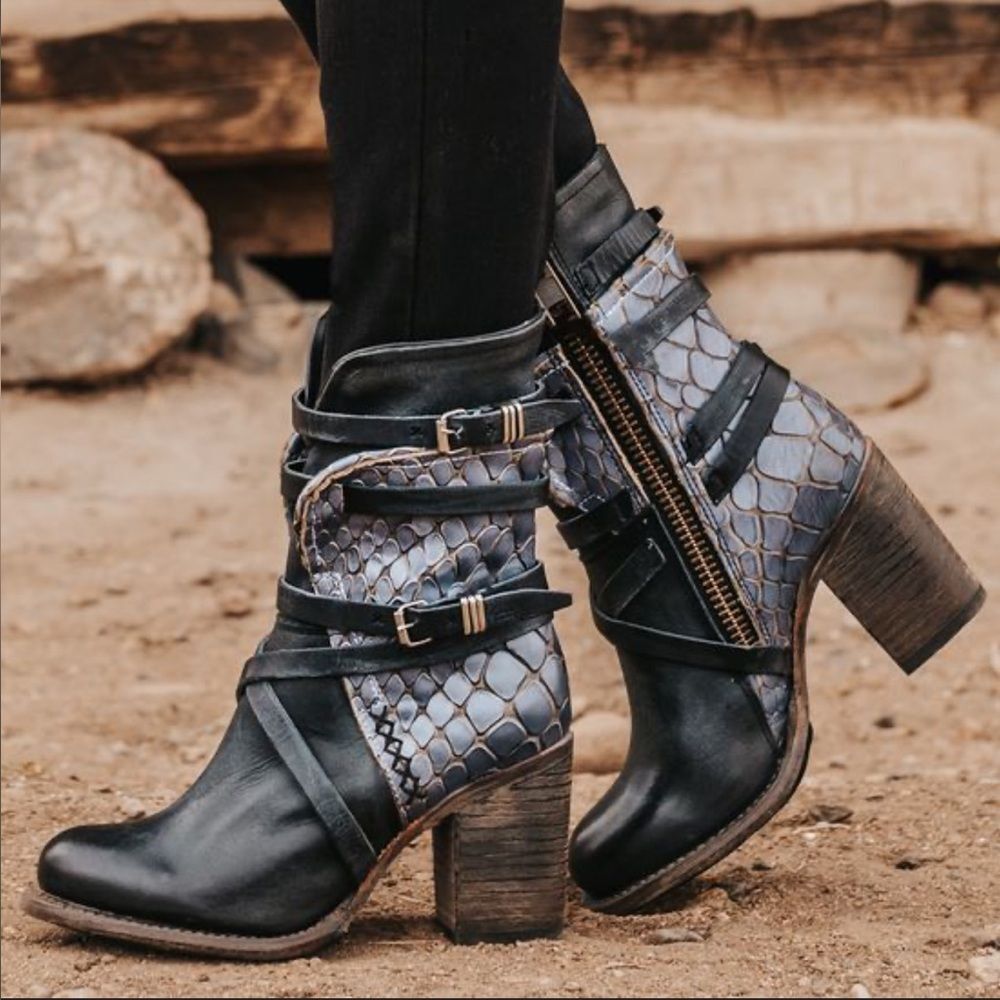 Freebird Baker Boots Crocodile pattern Embossed Leather Buckles sz 10 New - Picture 2 of 16
